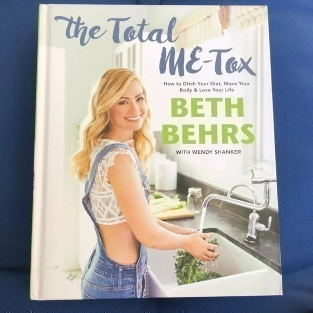 The Total Me-Tox How to ditch your diet, Move your body & love your life book